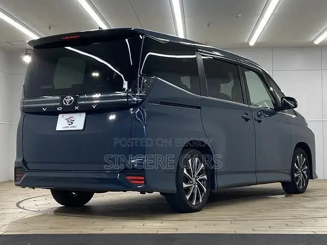 Toyota Voxy 2022 Gray