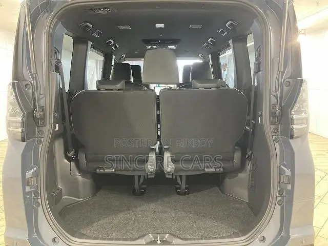 Toyota Voxy 2022 Gray