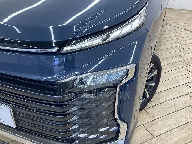 Toyota Voxy 2022 Gray