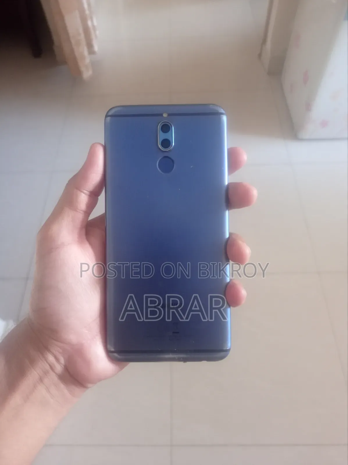 হুয়াওয়ে ৬৪ জিবি নীল