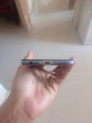 হুয়াওয়ে ৬৪ জিবি নীল