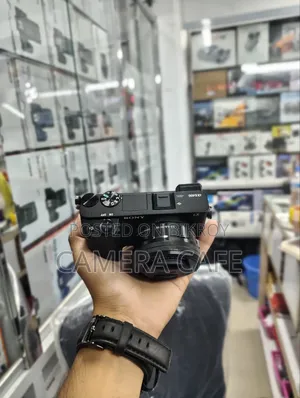 Sony Alpha A6400 With 16-50mm OSS Kit Lens