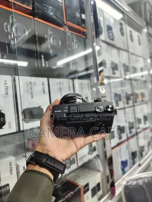 Sony Alpha A6400 With 16-50mm OSS Kit Lens