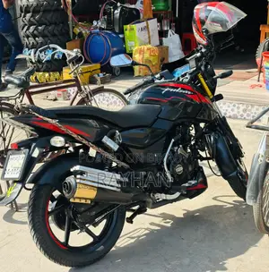 বাজাজ পালসার ১৫০ ২০২২ রেড