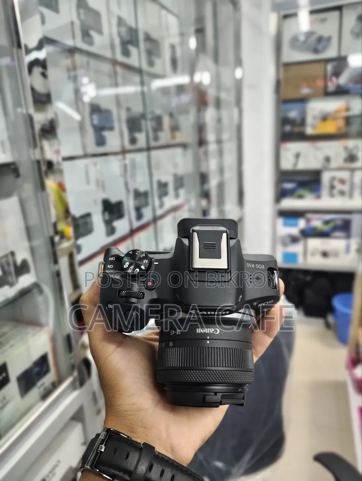 Canon EOS R50 With RF-S 18-45mm Kit Lens