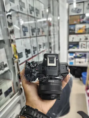 Canon EOS R50 With RF-S 18-45mm Kit Lens