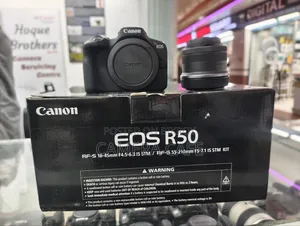 Canon EOS R50 With RF-S 18-45mm Kit Lens