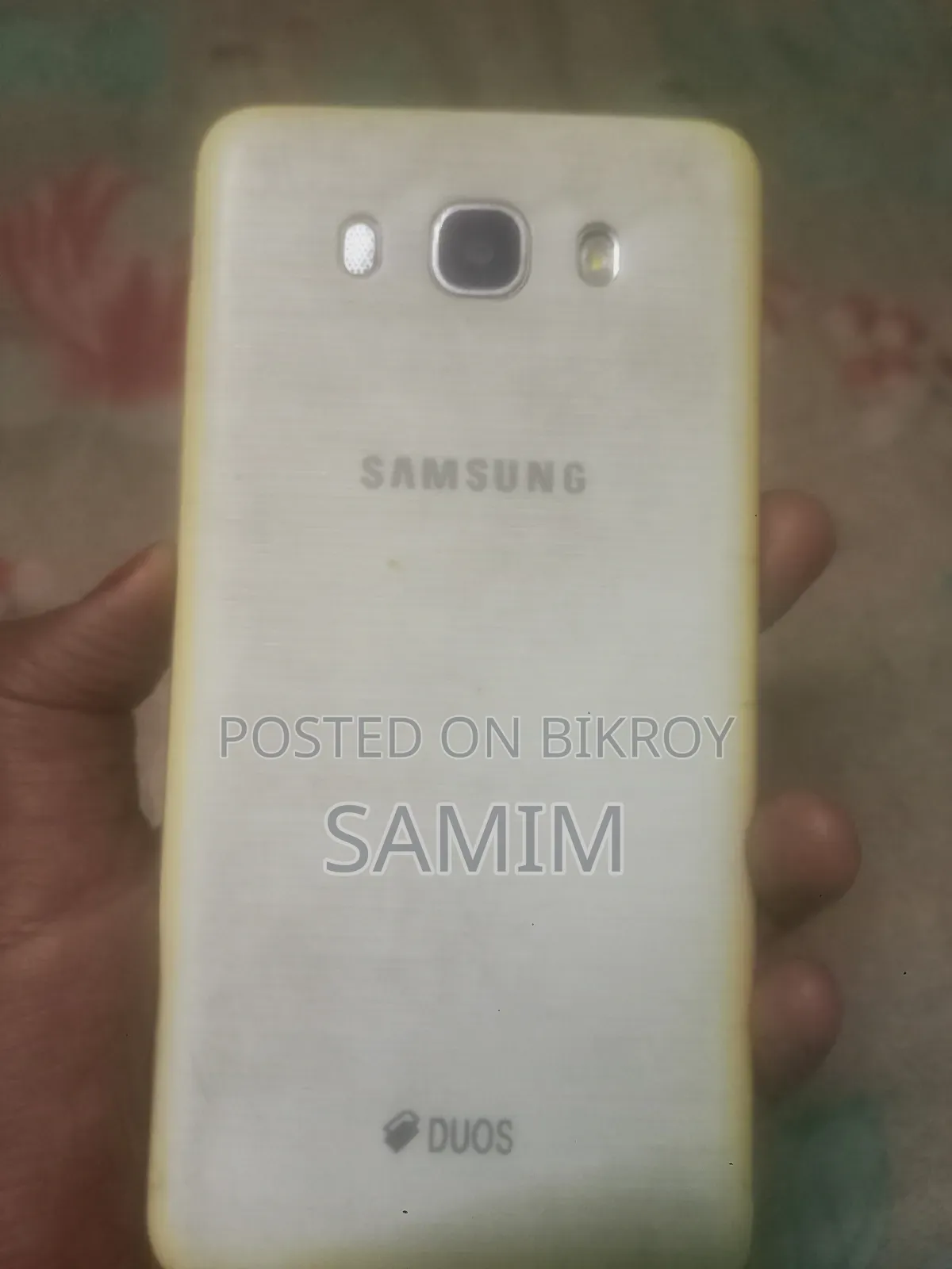 Samsung Galaxy J7 32 GB White