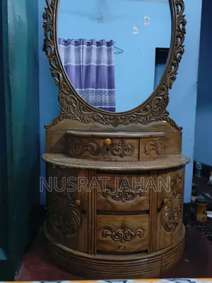 ড্রেসিং টেবিল