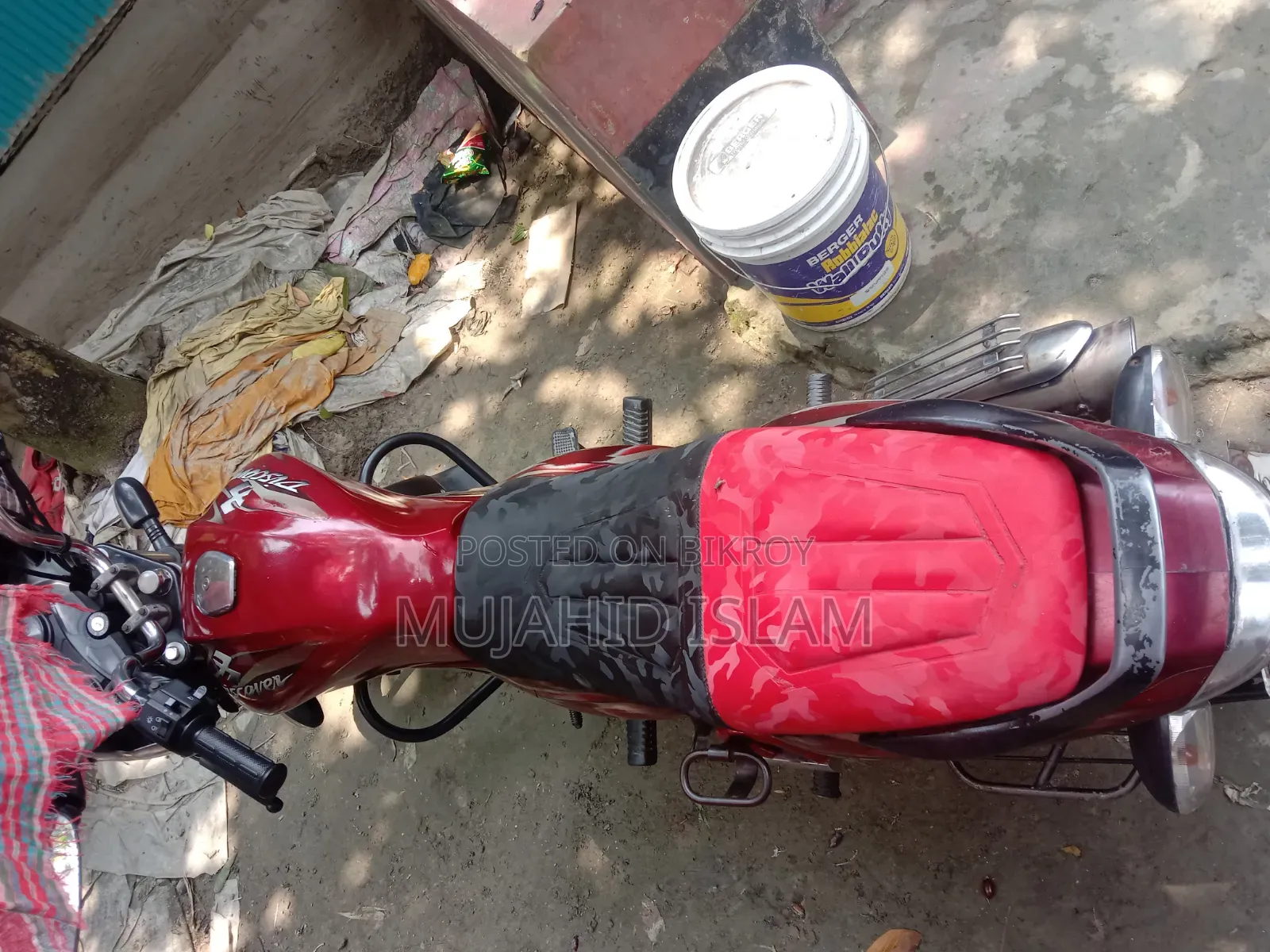 বাজাজ ডিসকভার ১০০ ২০১৬ লাল