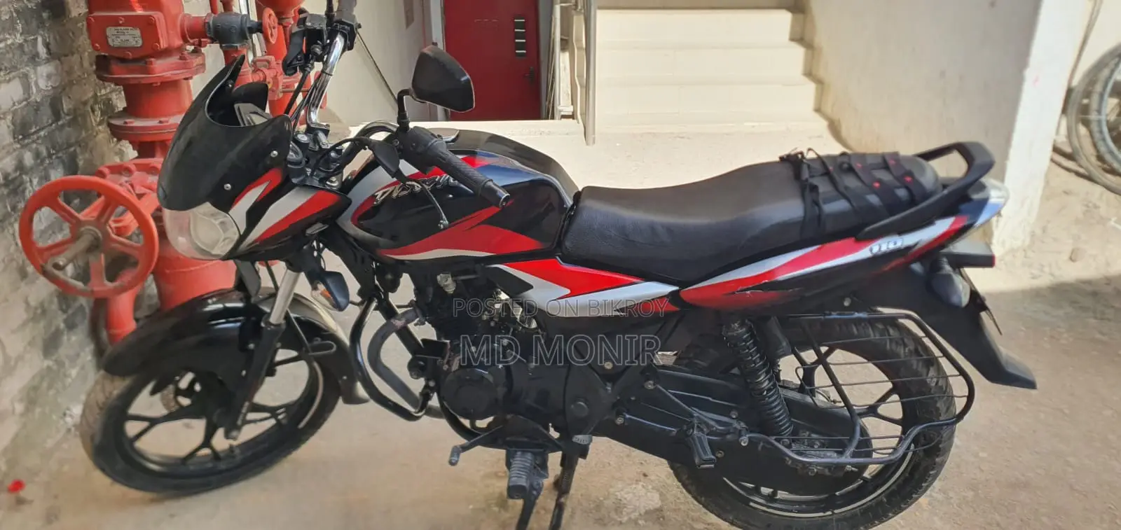 Bajaj Discover 100 2023 Black