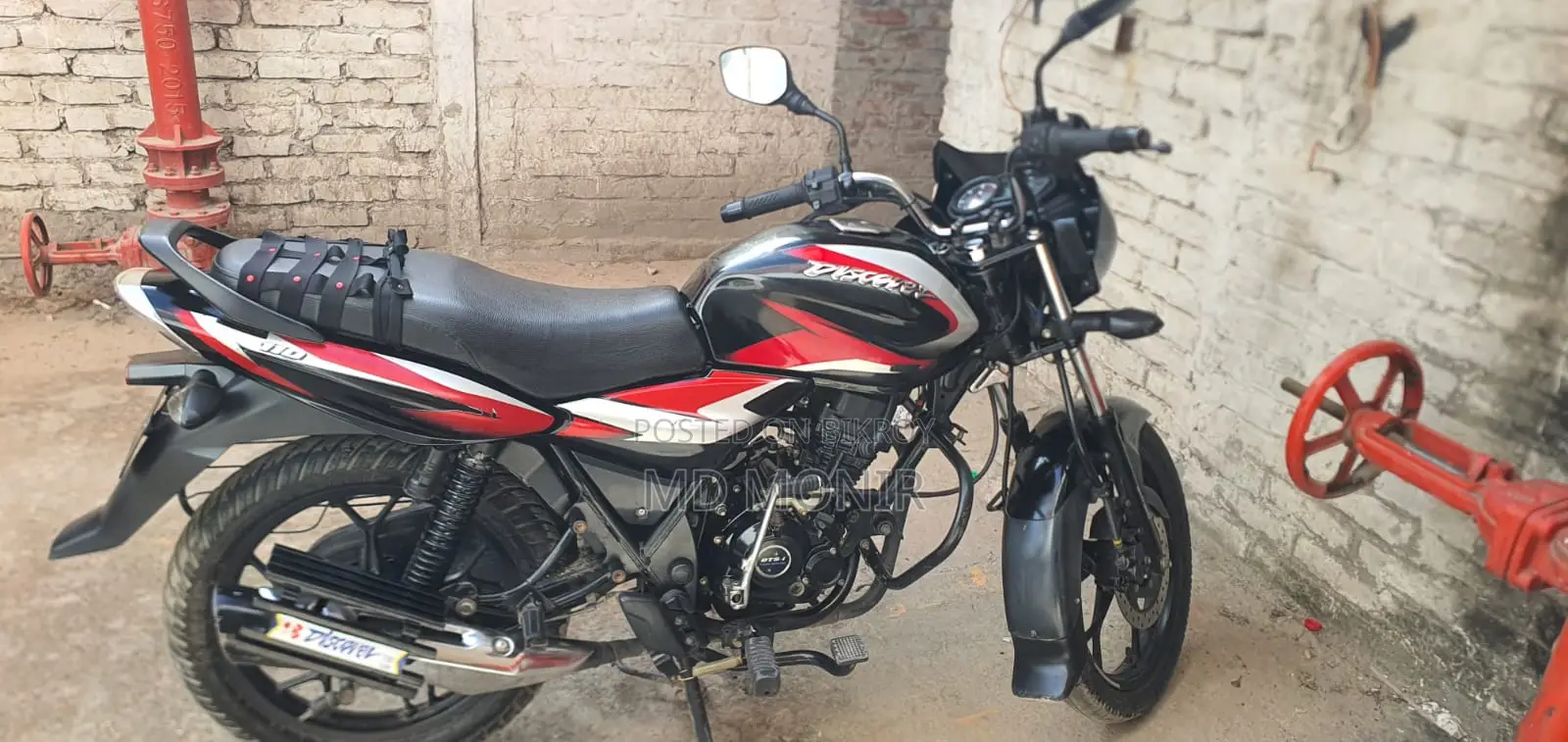 Bajaj Discover 100 2023 Black