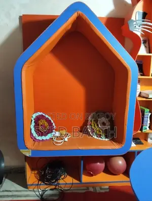বাচ্চাদের খেলার/পড়ার জন্য বসার সোফা বক্স