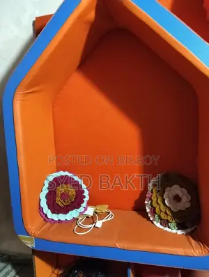 বাচ্চাদের খেলার/পড়ার জন্য বসার সোফা বক্স