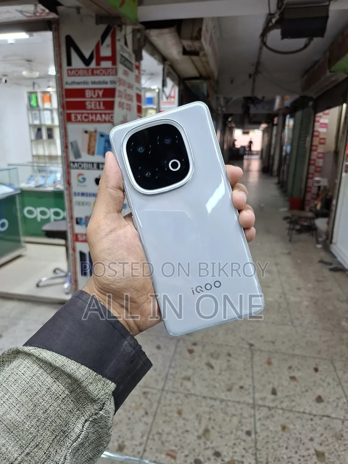 iQOO 13 256 GB Silver