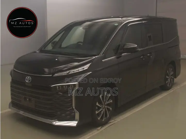 Toyota Voxy S-Z 2-Wheel Drive 7-Seater 2022 Black