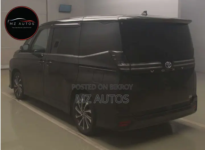Toyota Voxy S-Z 2-Wheel Drive 7-Seater 2022 Black
