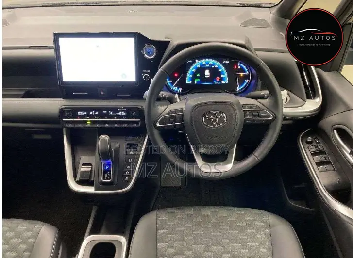 Toyota Voxy S-Z 2-Wheel Drive 7-Seater 2022 Black