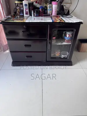 ড্রেসিং টেবিল
