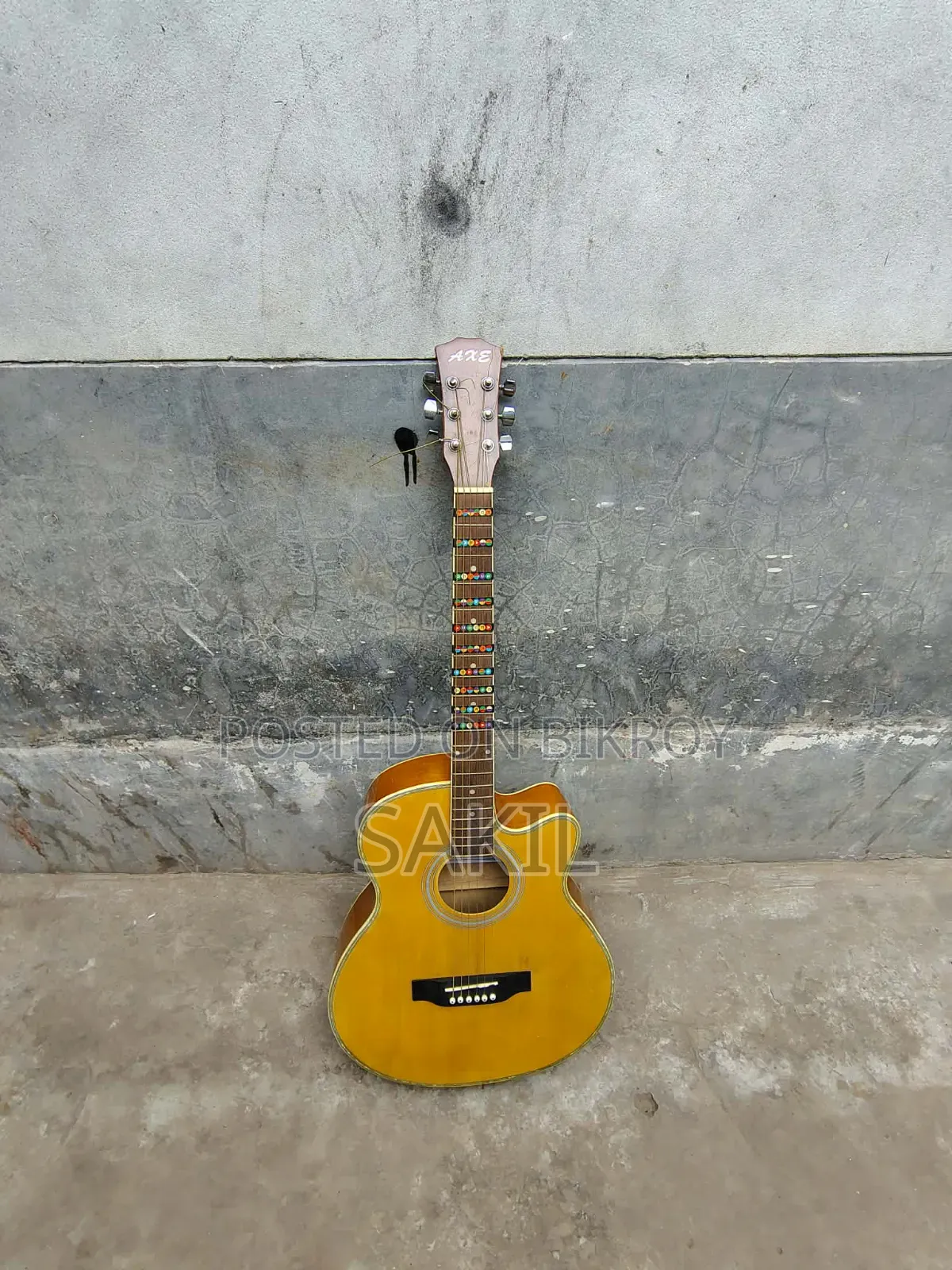 Axe 48c Guitar