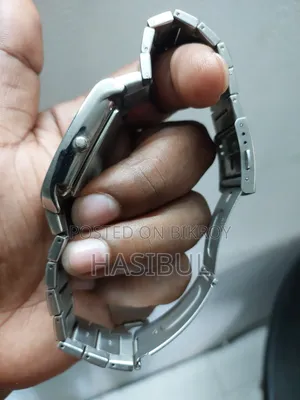 Time Zone Watch With Calendar and Date
