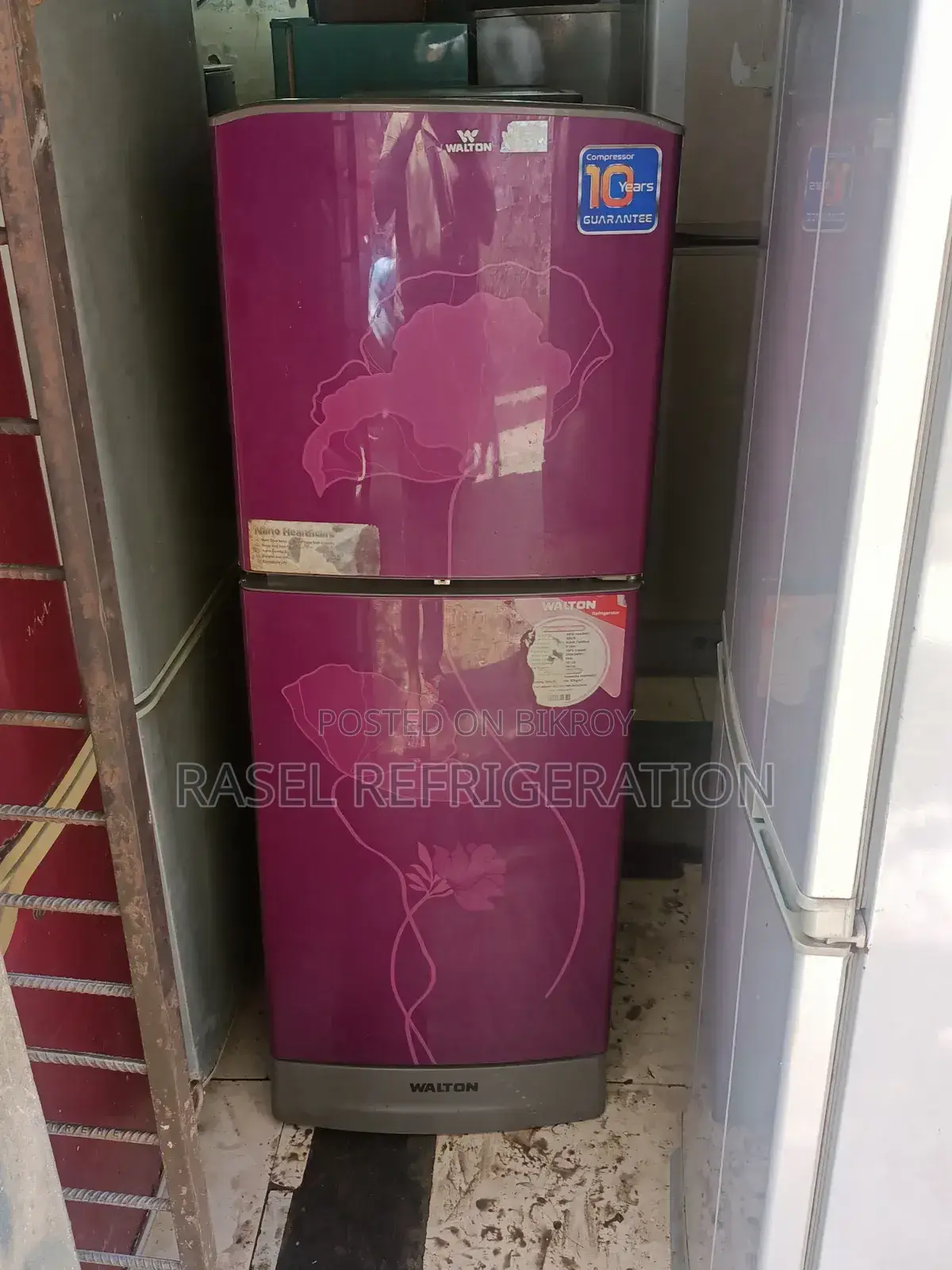 12 CFF running Walton fridge for sale.