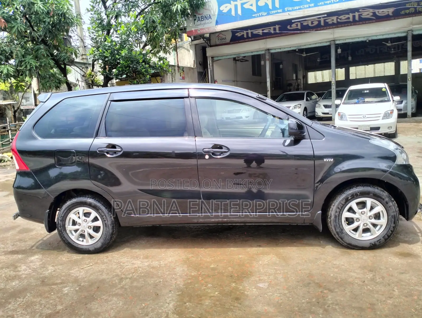টয়োটা আভানজা ২০১২ কালো