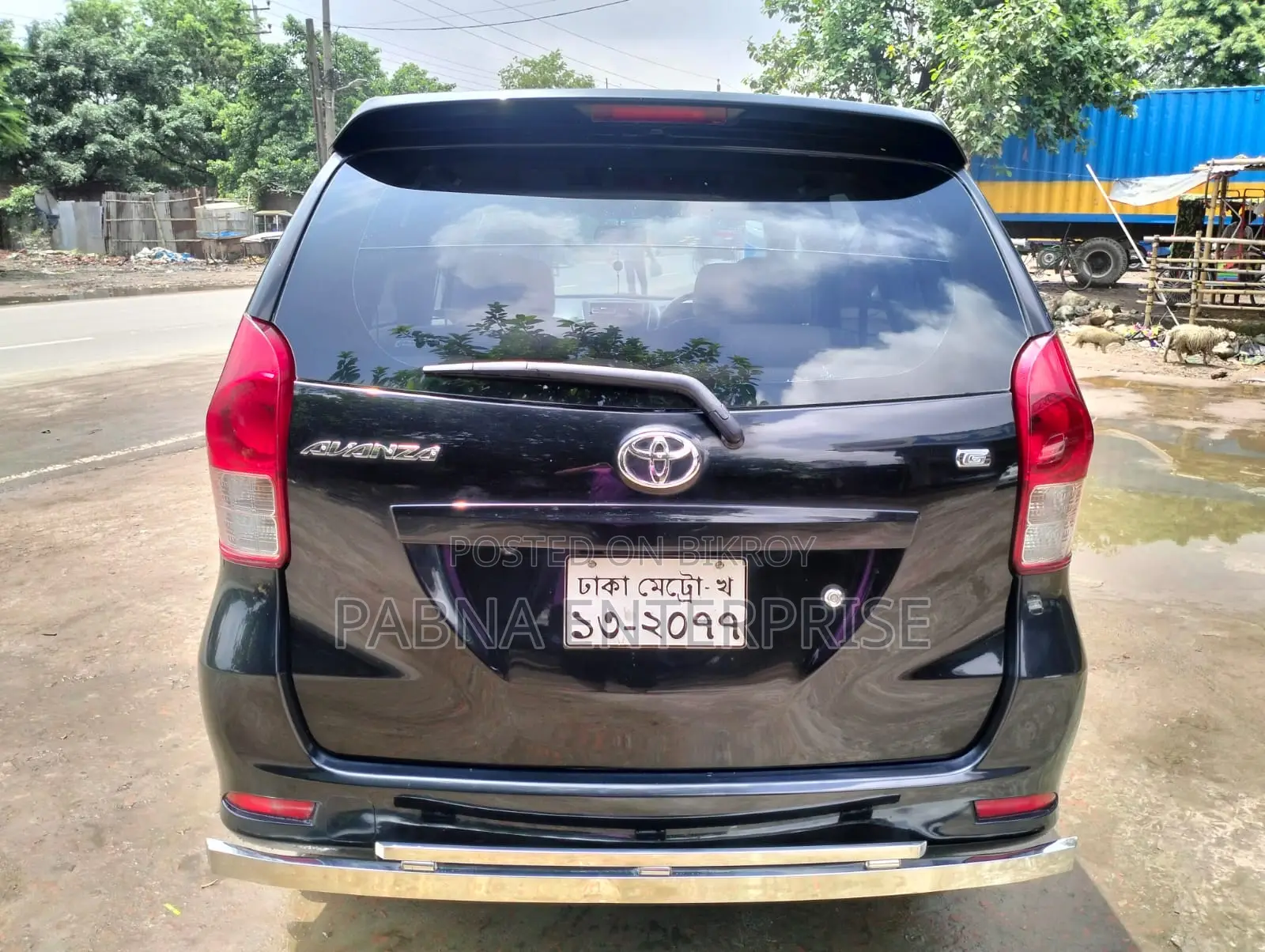টয়োটা আভানজা ২০১২ কালো