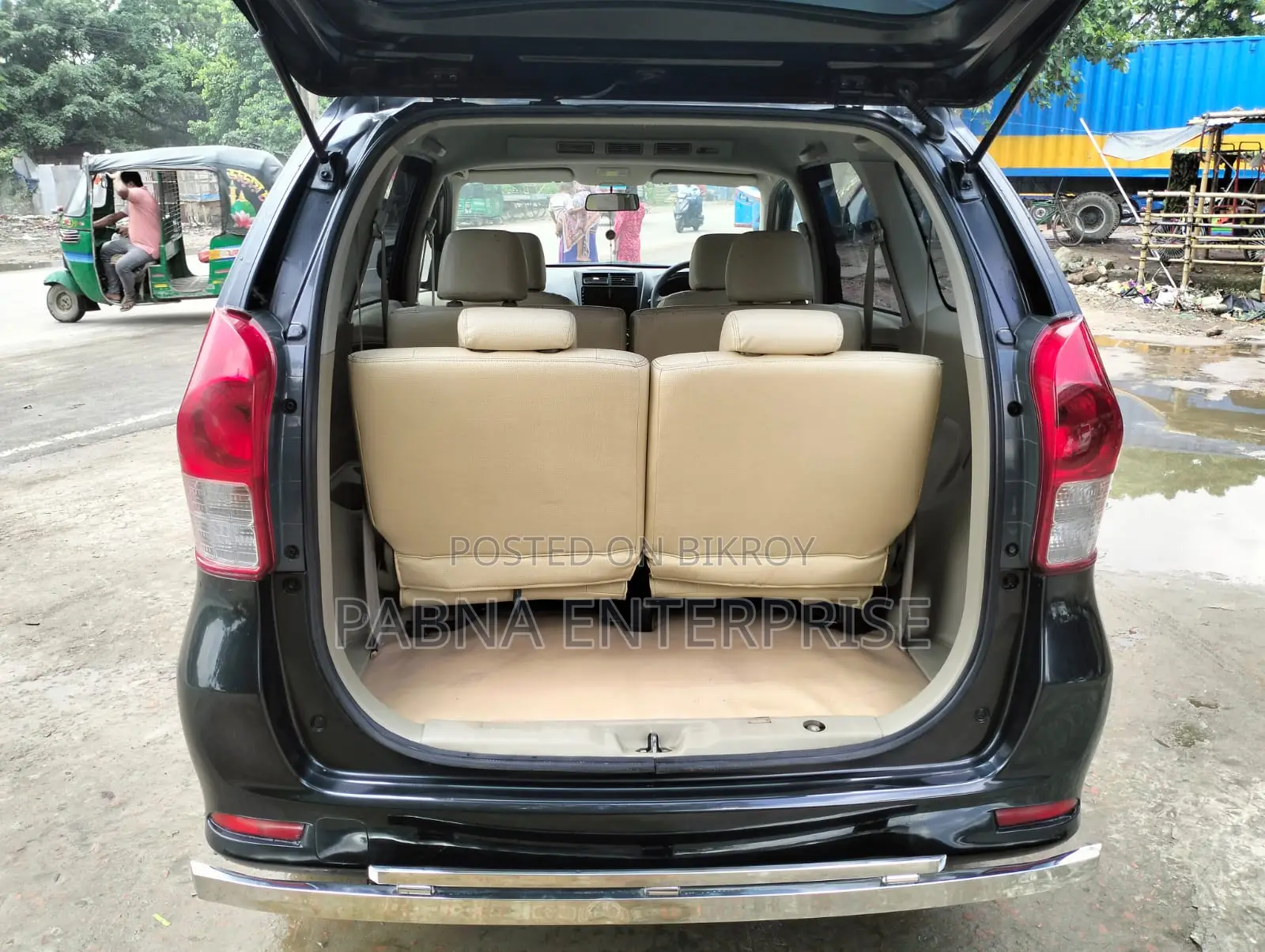 টয়োটা আভানজা ২০১২ কালো