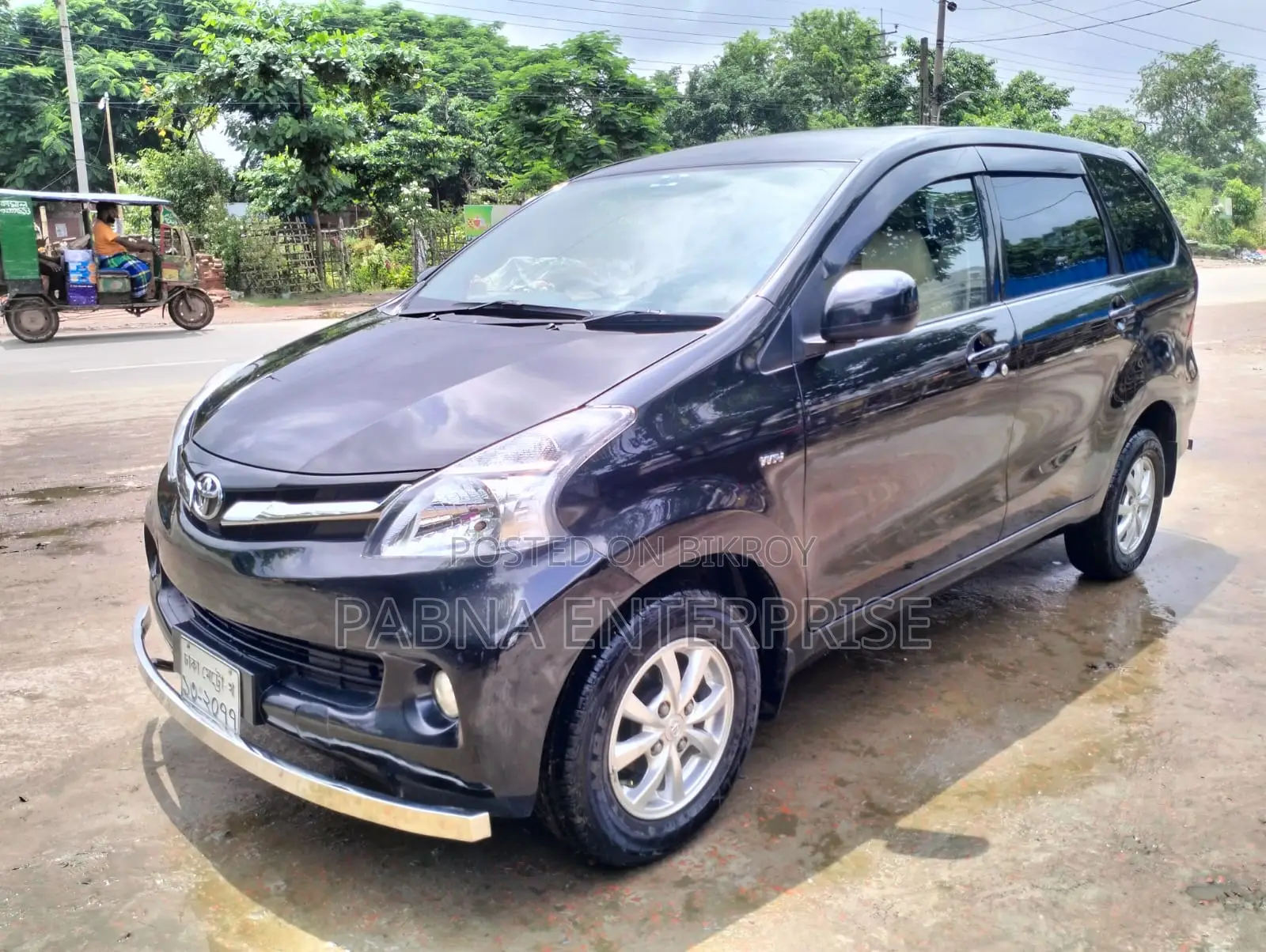 টয়োটা আভানজা ২০১২ কালো
