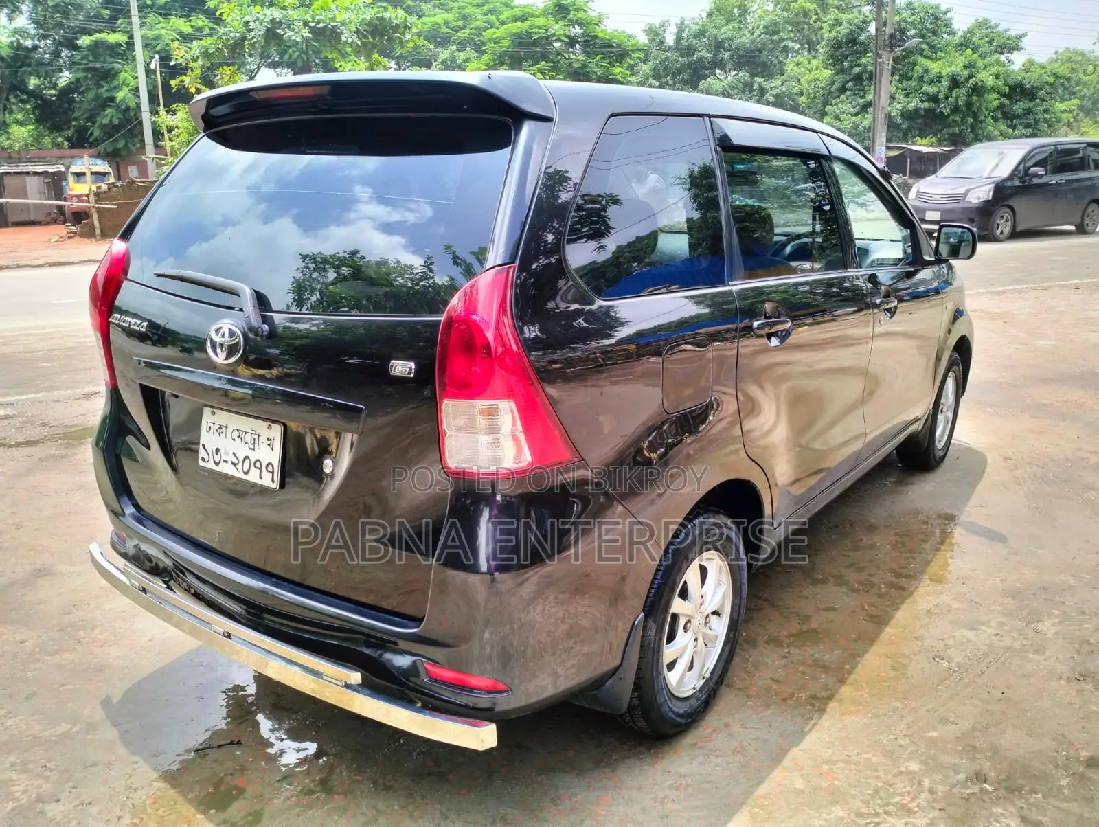 টয়োটা আভানজা ২০১২ কালো