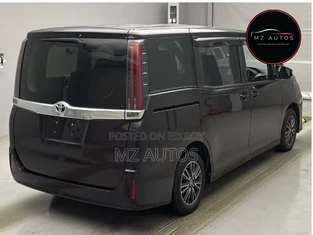 Toyota Noah 2.0 Front Wheel Drive (7 Seater) 2021 Purple