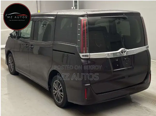 Toyota Noah 2.0 Front Wheel Drive (7 Seater) 2021 Purple
