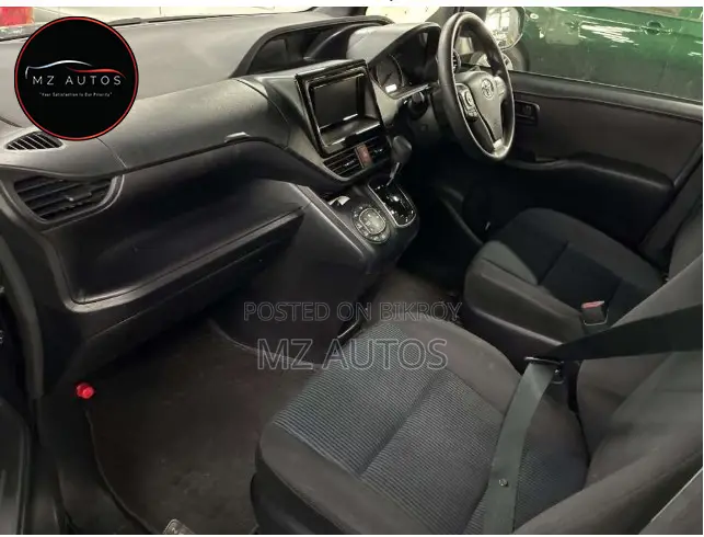 Toyota Noah 2.0 Front Wheel Drive (7 Seater) 2021 Purple