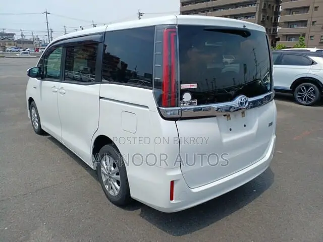 Toyota Noah 2021 Pearl
