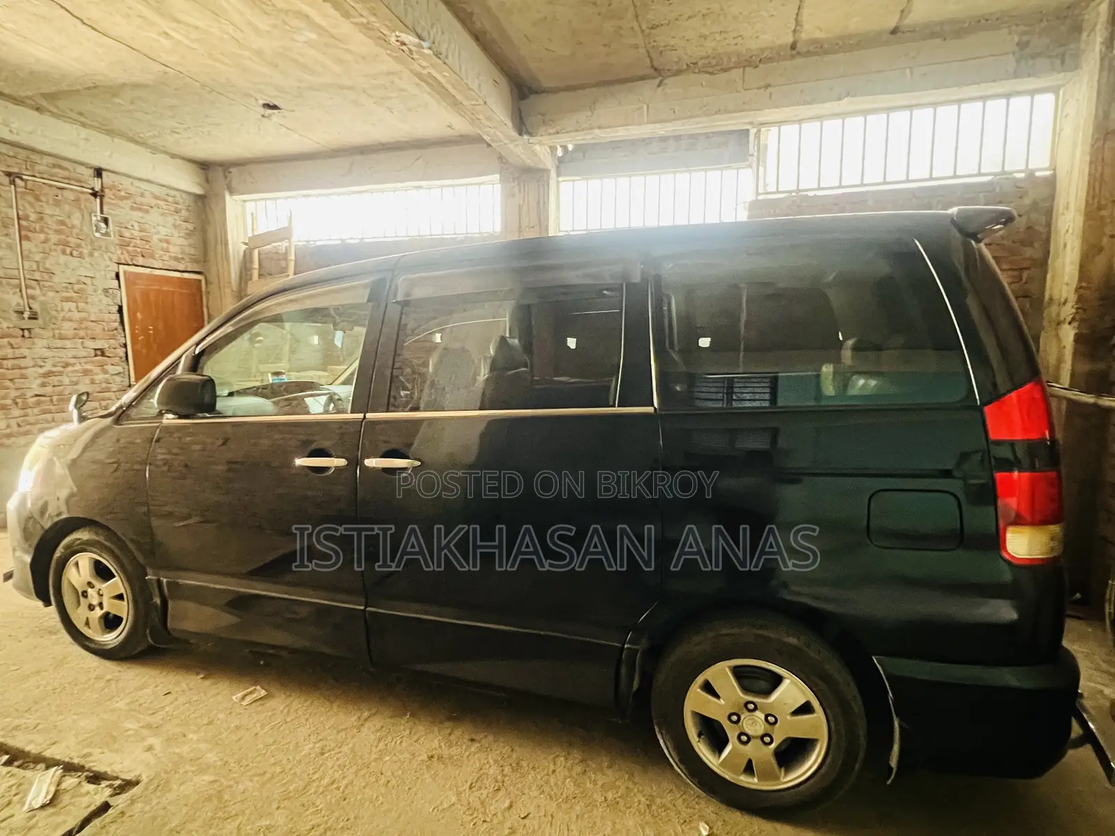 Toyota Noah 2002 Black