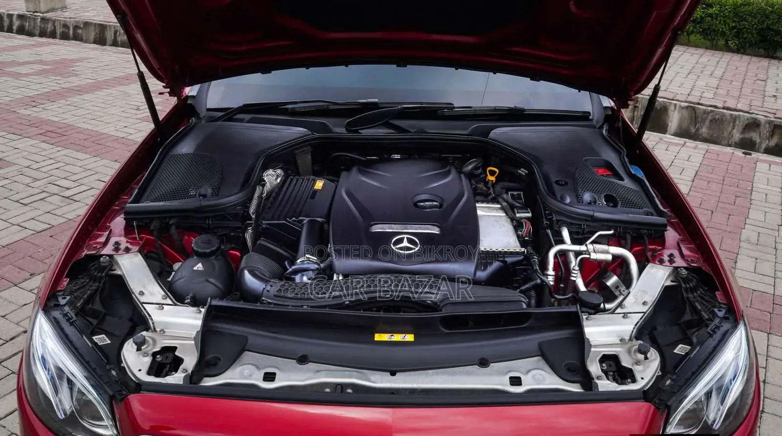 New Mercedes-Benz E300 2017 Red
