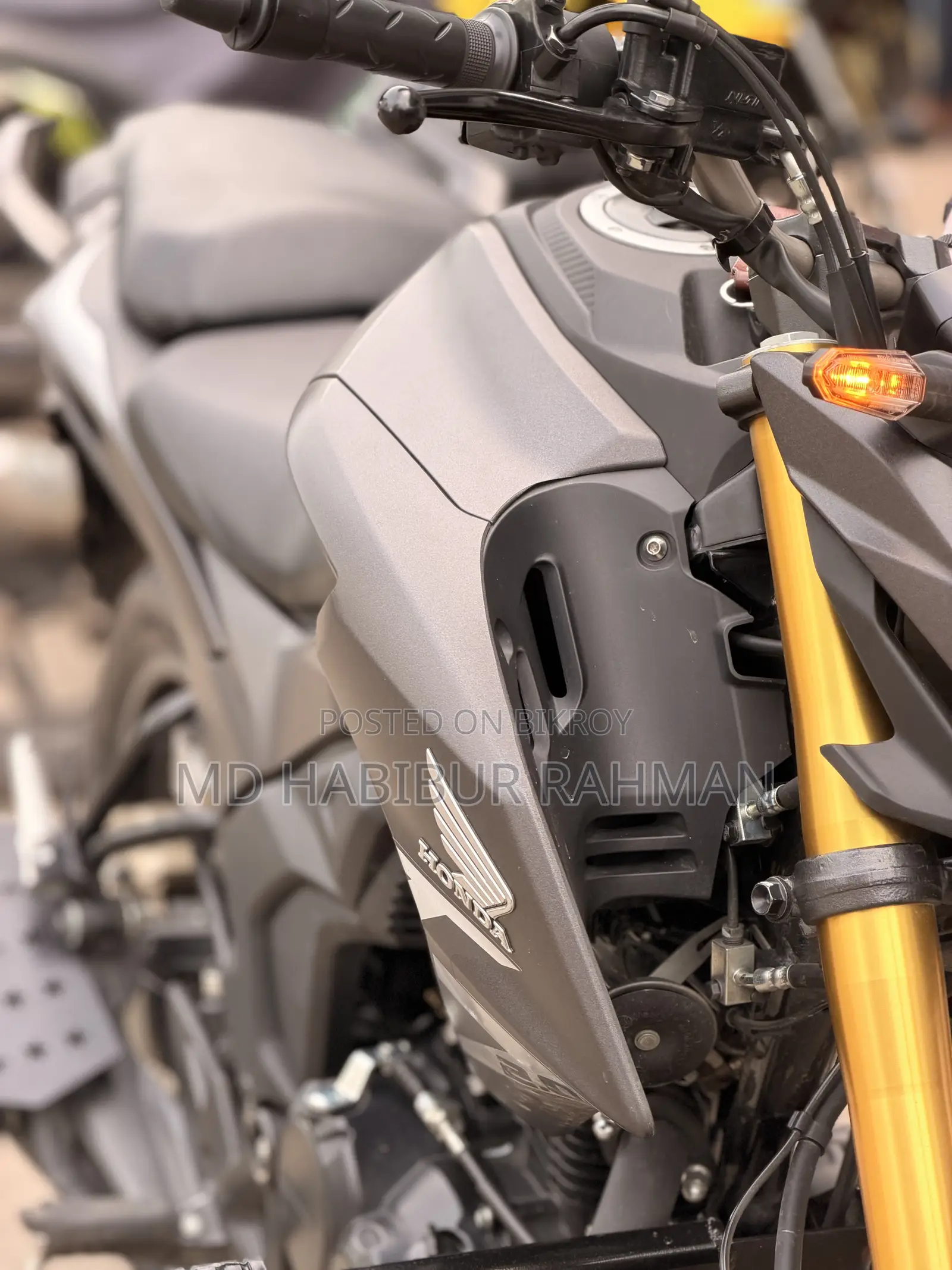 Honda Hornet 2025 Gray