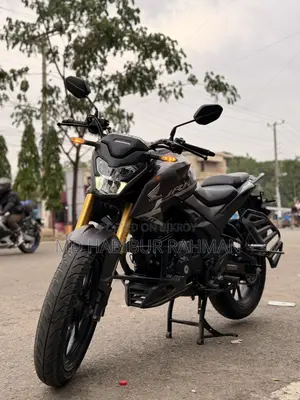 Honda Hornet 2025 Gray