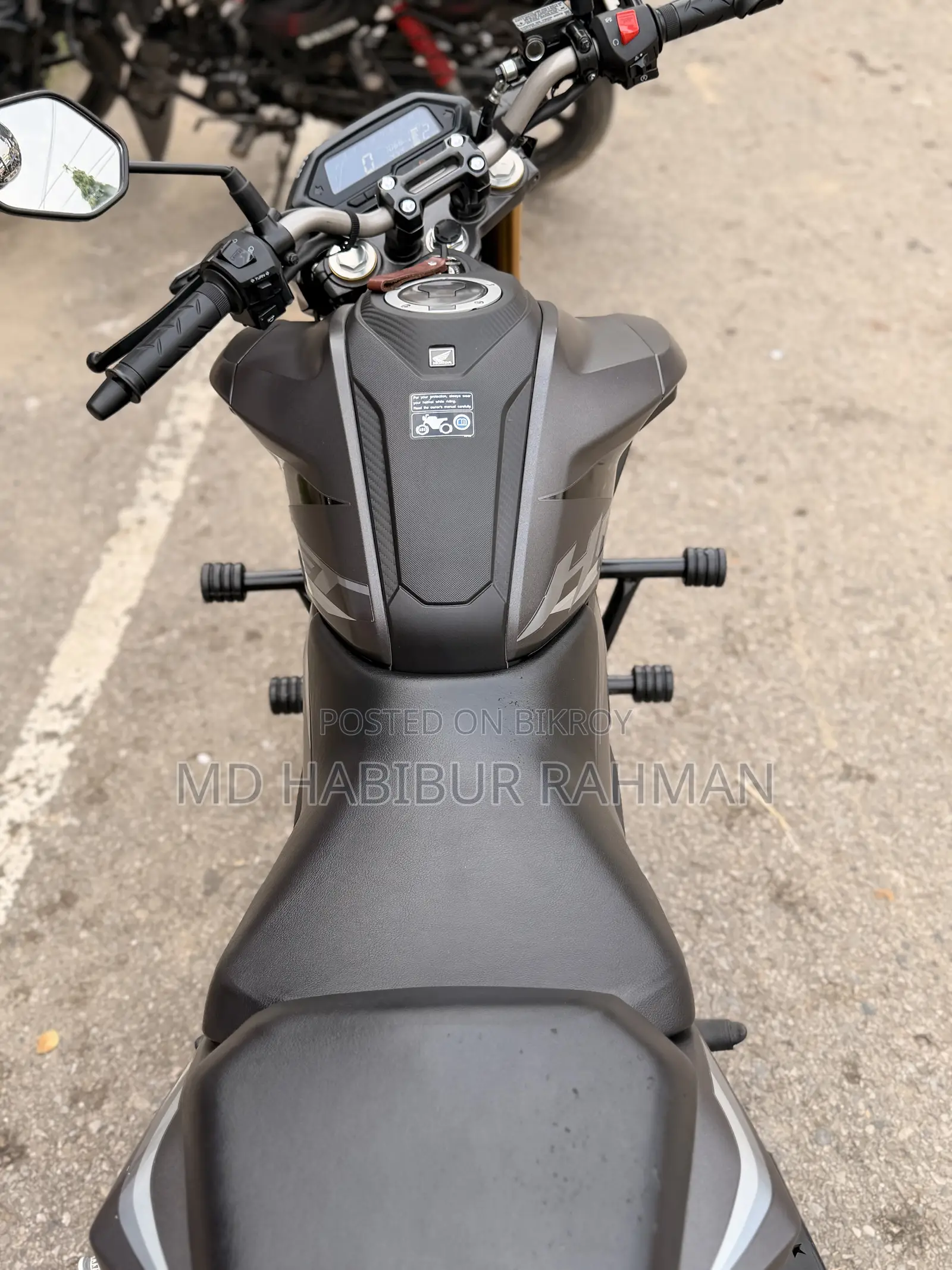 Honda Hornet 2025 Gray