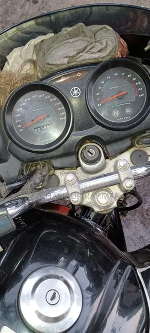 Yamaha 2006 Black