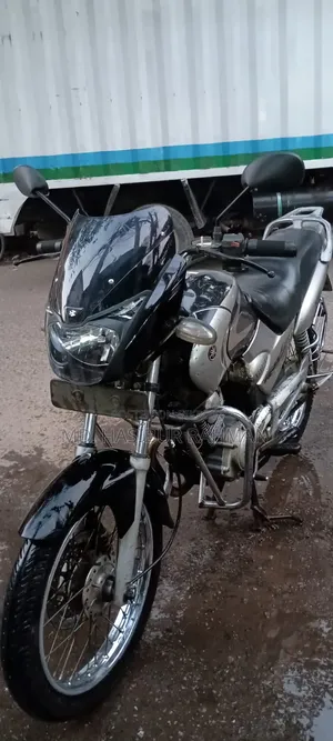 Yamaha 2006 Black