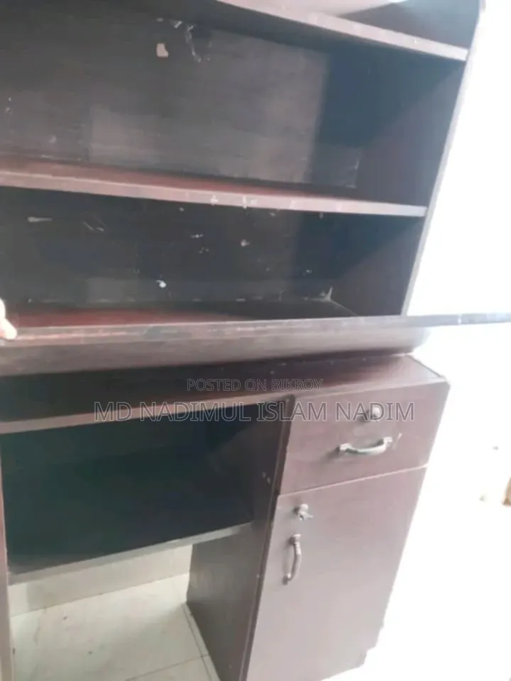 পড়ার টেবিল বিক্রি হবে