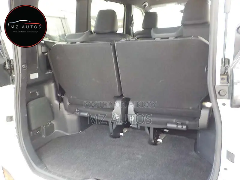 Toyota Voxy Hybrid S-Z 2WD 7-Seater 2022 Pearl