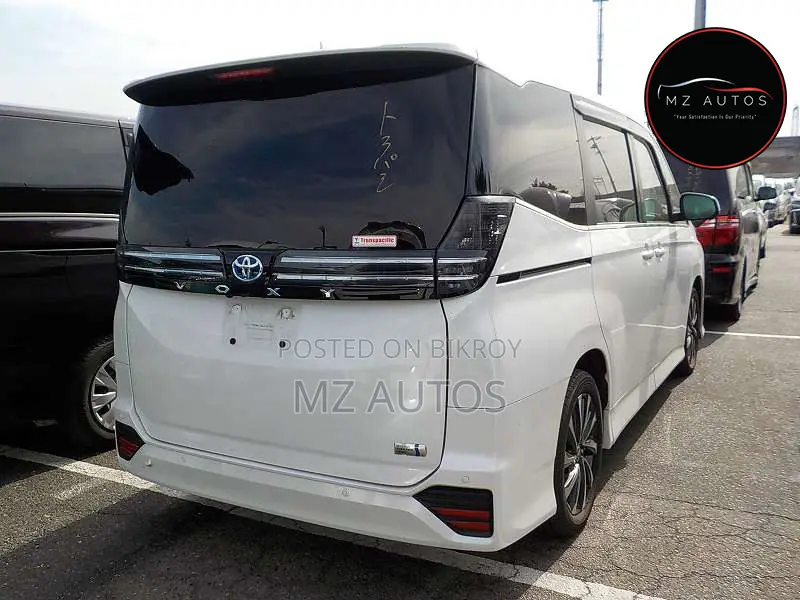 Toyota Voxy Hybrid S-Z 2WD 7-Seater 2022 Pearl