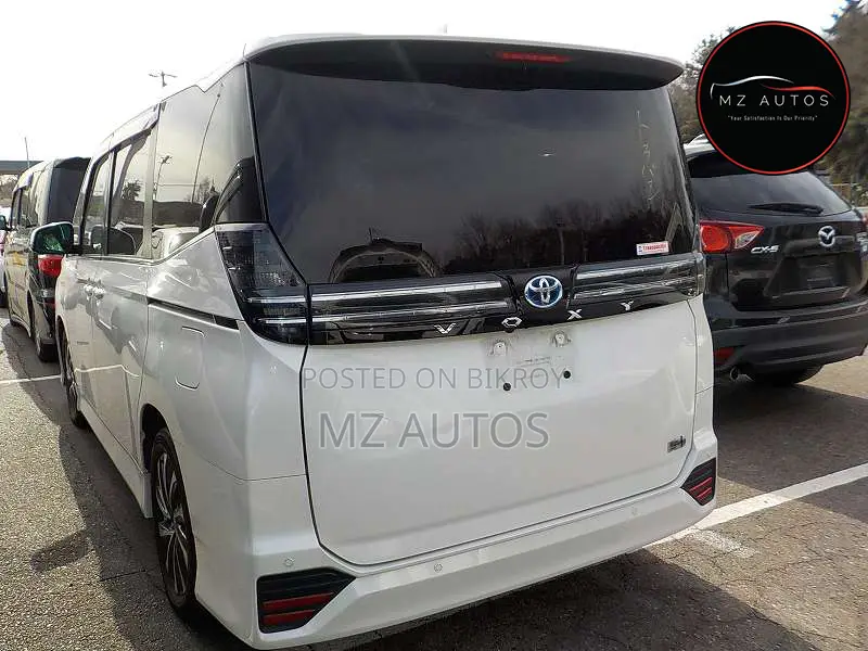 Toyota Voxy Hybrid S-Z 2WD 7-Seater 2022 Pearl
