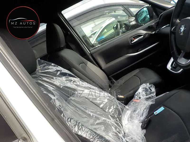 Toyota Voxy Hybrid S-Z 2WD 7-Seater 2022 Pearl
