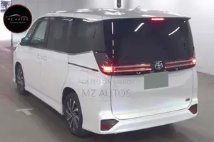 Toyota Voxy Hybrid S-Z 2WD 7-Seater 2022 Pearl