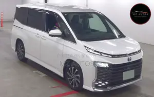 Toyota Voxy Hybrid S-Z 2WD 7-Seater 2022 Pearl