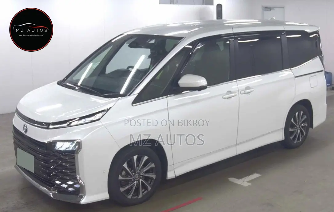 Toyota Voxy Hybrid S-Z 2WD 7-Seater 2022 Pearl